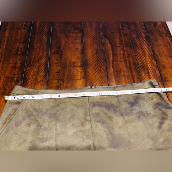 Suede Olive green plus size skirt (XXL) 14-16 - Picture 3 of 5